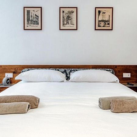 Suite Lo Storico - The House Of Travelers Como Exterior photo