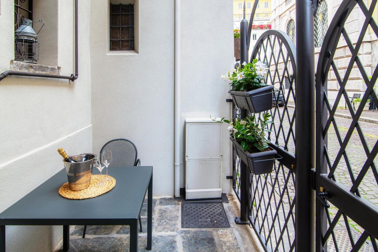 Suite Lo Storico - The House Of Travelers Como Exterior photo