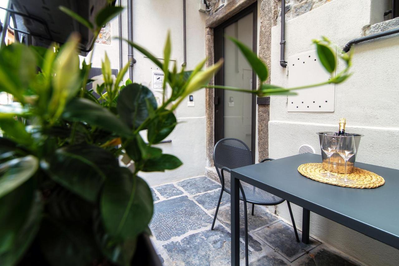 Suite Lo Storico - The House Of Travelers Como Exterior photo