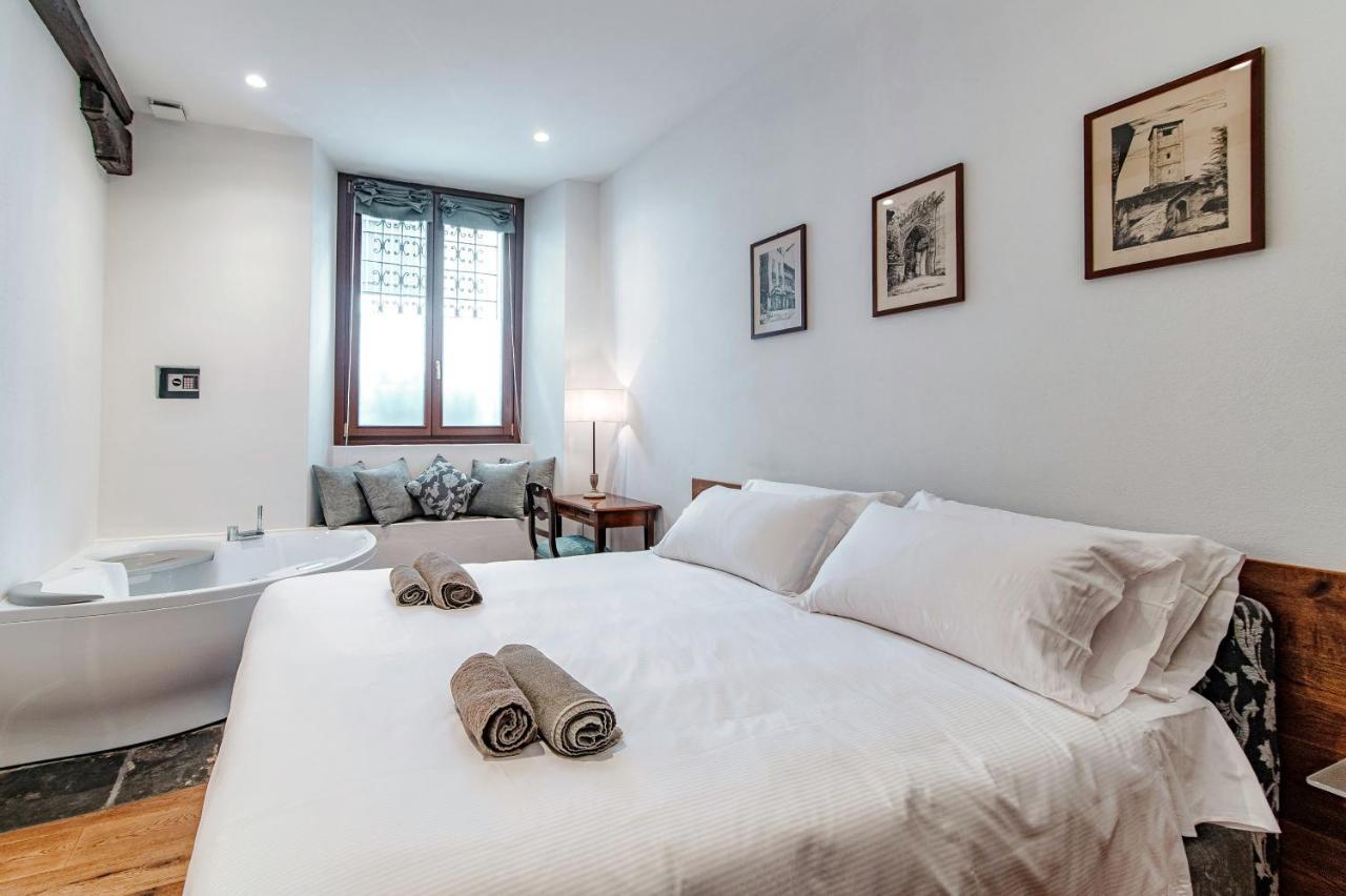 Suite Lo Storico - The House Of Travelers Como Exterior photo