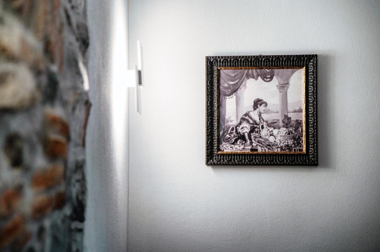 Suite Lo Storico - The House Of Travelers Como Exterior photo