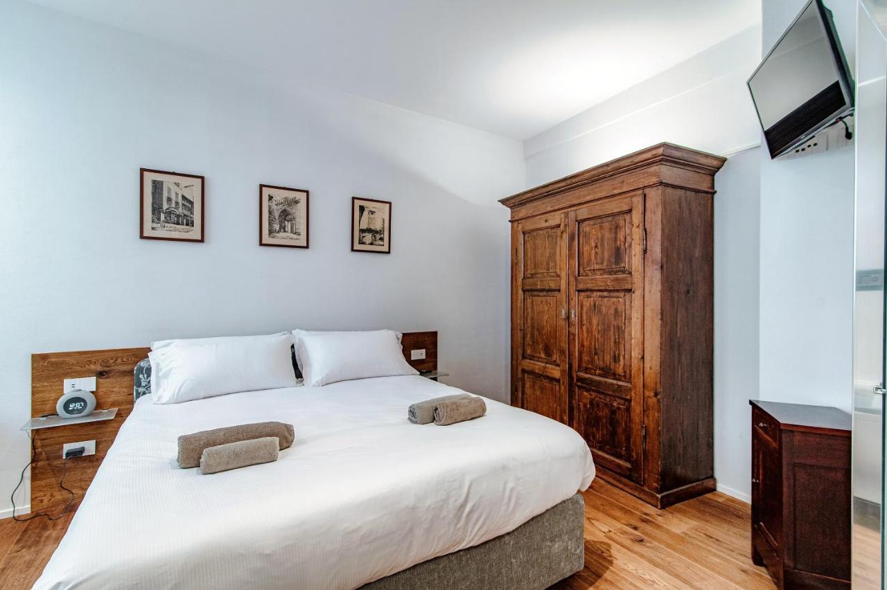 Suite Lo Storico - The House Of Travelers Como Exterior photo