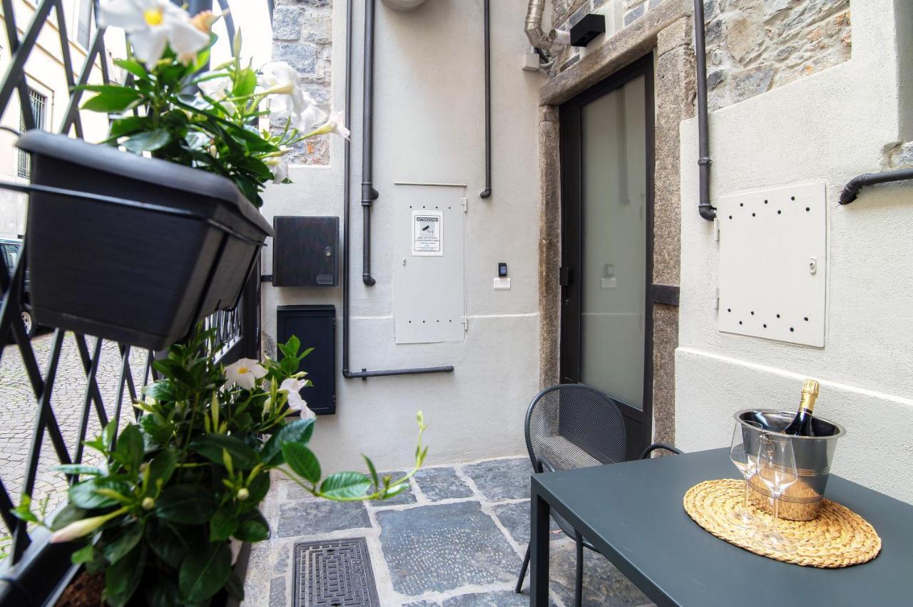 Suite Lo Storico - The House Of Travelers Como Exterior photo